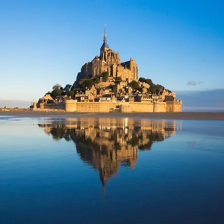 Des Bains 2* Saint-Jean-le-Thomas