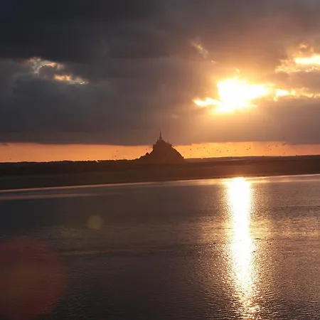 De La Baie Szálloda 2*