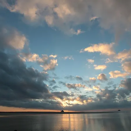 De La Baie Saint-Jean-le-Thomas