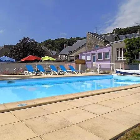Hotel De La Baie 2*