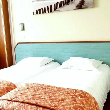 De La Baie Szálloda 2*