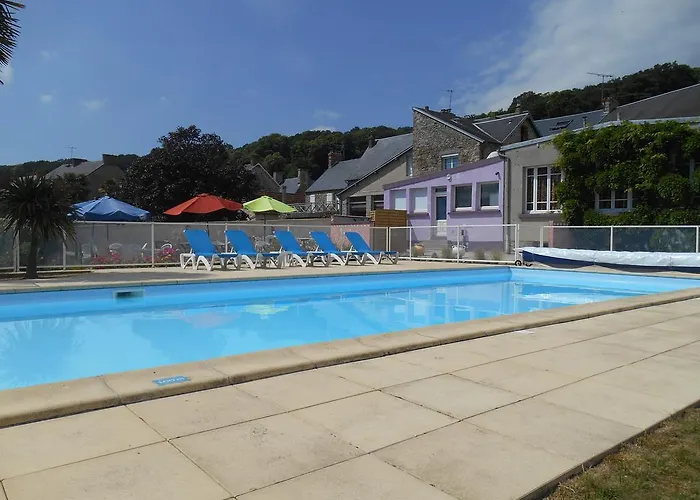 Hotel Restaurant Des Bains Saint-Jean-le-Thomas