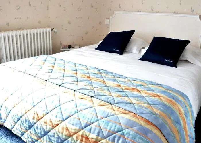 Hotel Restaurant Des Bains Saint-Jean-le-Thomas